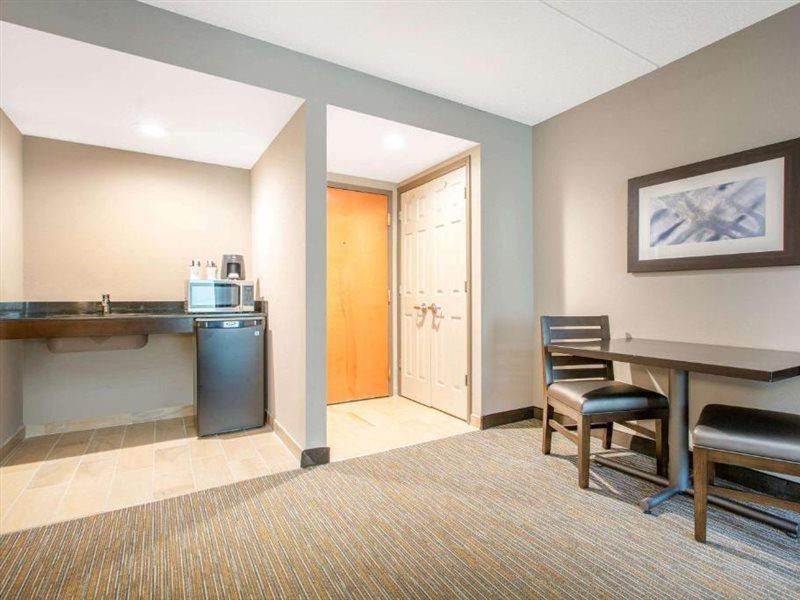 La Quinta Inn & Suites By Wyndham Mooresville Esterno foto