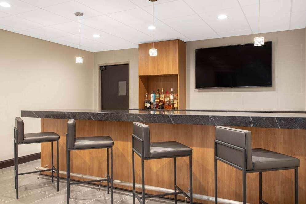 La Quinta Inn & Suites By Wyndham Mooresville Ristorante foto