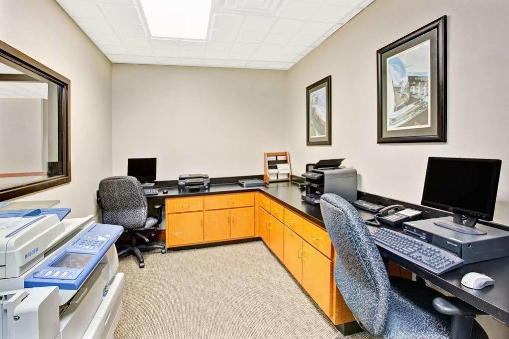La Quinta Inn & Suites By Wyndham Mooresville Esterno foto