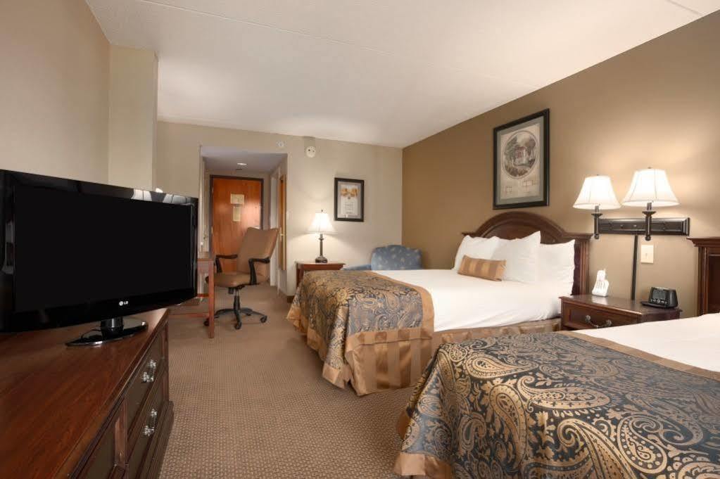 La Quinta Inn & Suites By Wyndham Mooresville Esterno foto