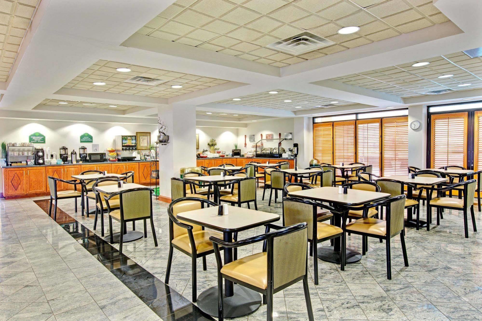 La Quinta Inn & Suites By Wyndham Mooresville Esterno foto
