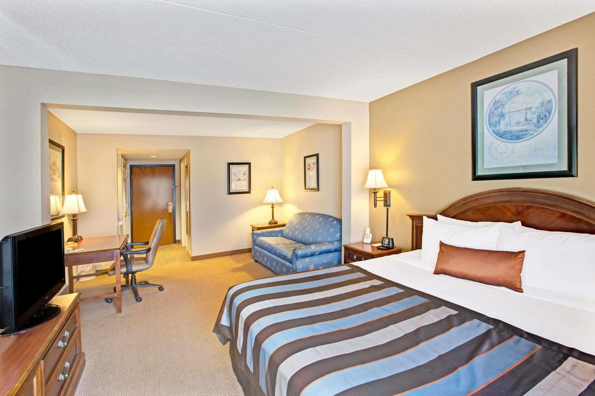La Quinta Inn & Suites By Wyndham Mooresville Esterno foto