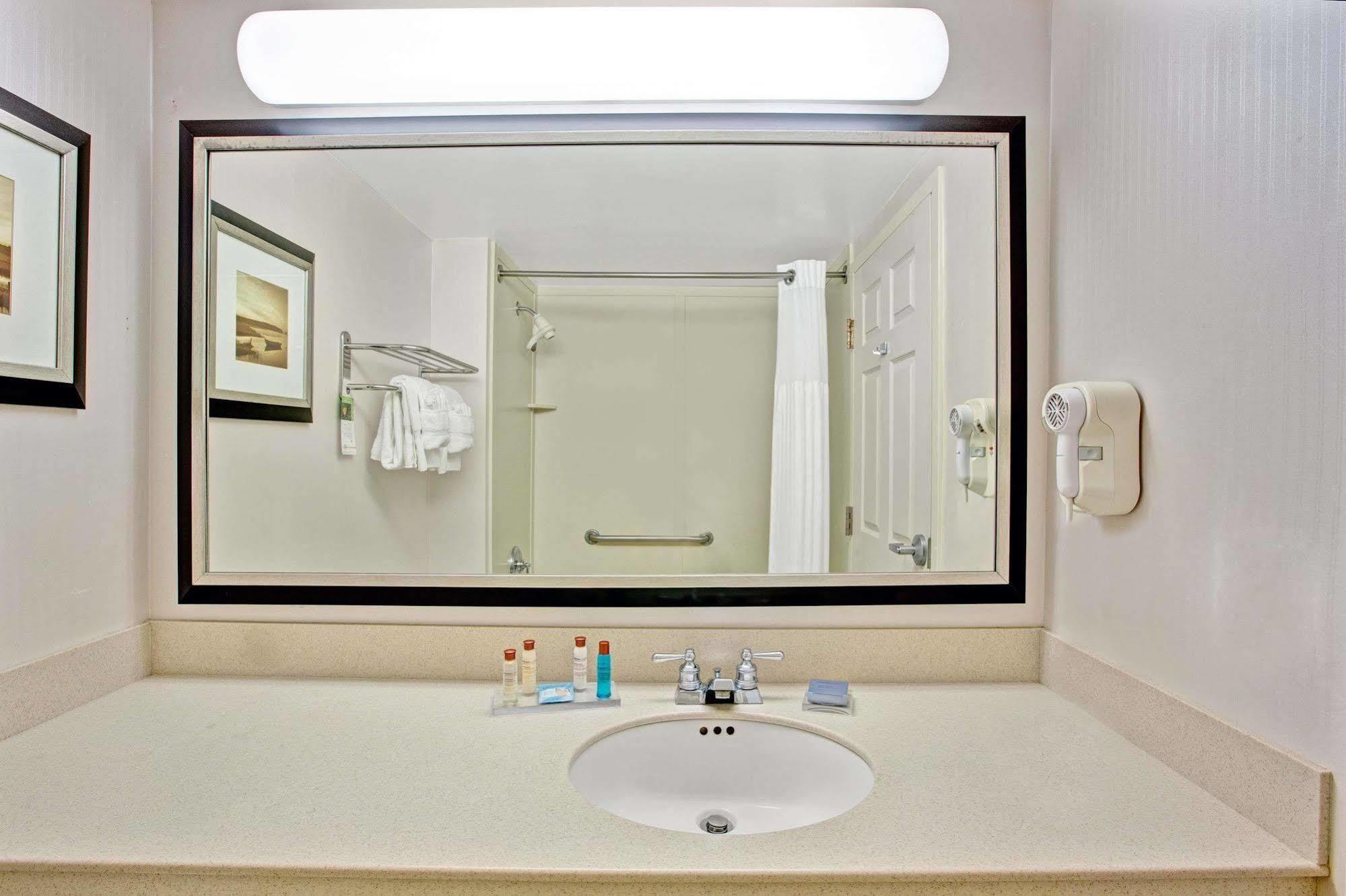 La Quinta Inn & Suites By Wyndham Mooresville Esterno foto